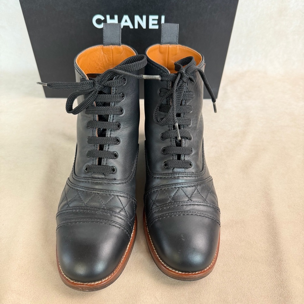 Chanel Black Leather Quilted Lace-Up Ankle Boots EU 37.5 - Picture 5 of 16